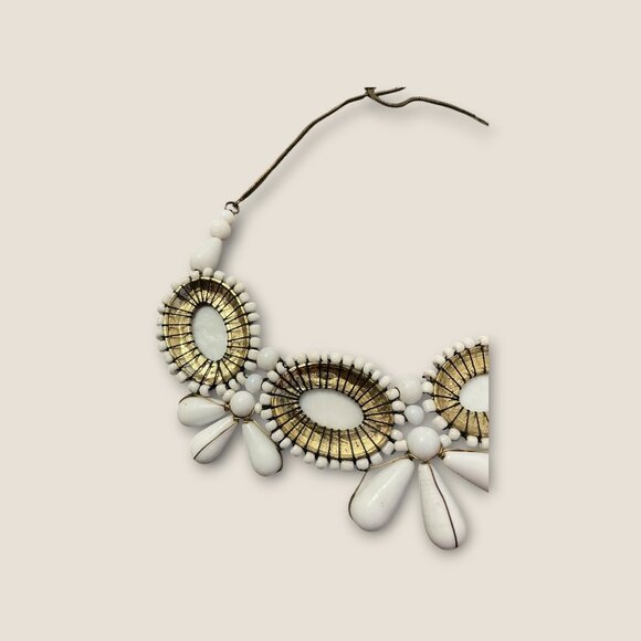 Estate Vintage White & Gold Glass Wired Cabochon Necklace - Picture 4 of 6